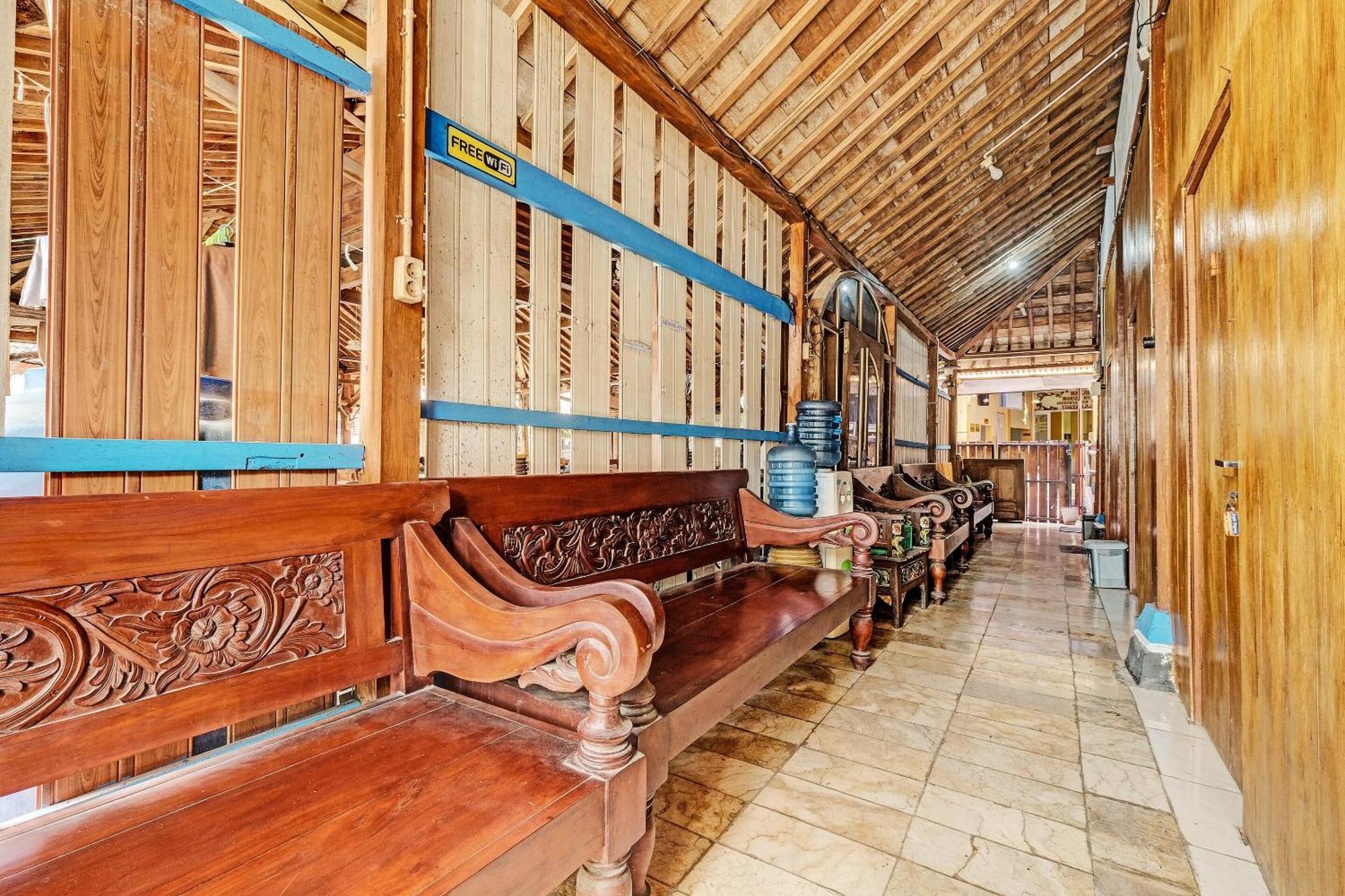 Spot On 91916 Joglo Doyong Homestay Syariah Джокьякарта Экстерьер фото