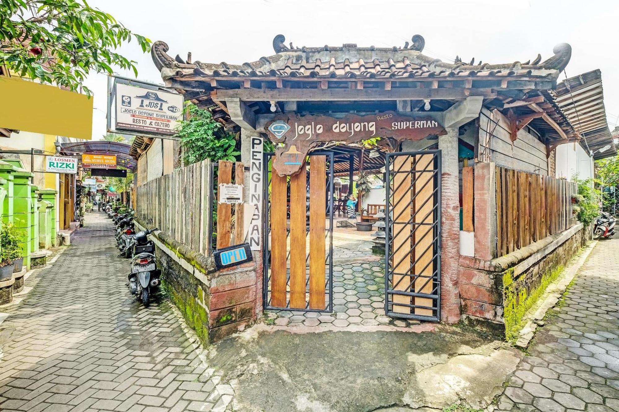 Spot On 91916 Joglo Doyong Homestay Syariah Джокьякарта Экстерьер фото